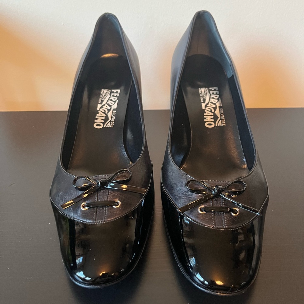 Salvatore Ferragamo Black Leather Bow Tie Pumps Size 11 - Picture 2 of 10